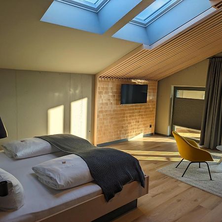 Hotel Zum Goldenen Hirsch ซอนโทเฟิน ภายนอก รูปภาพ