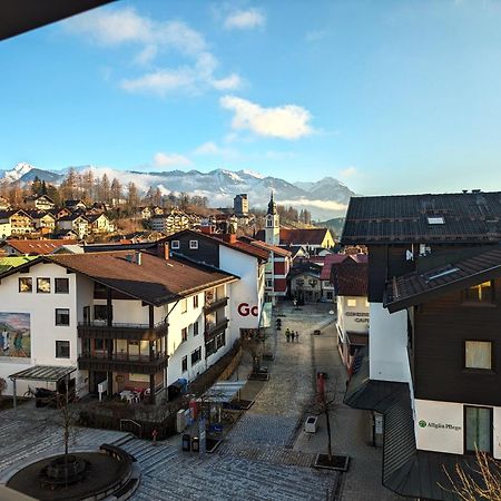 Hotel Zum Goldenen Hirsch ซอนโทเฟิน ภายนอก รูปภาพ
