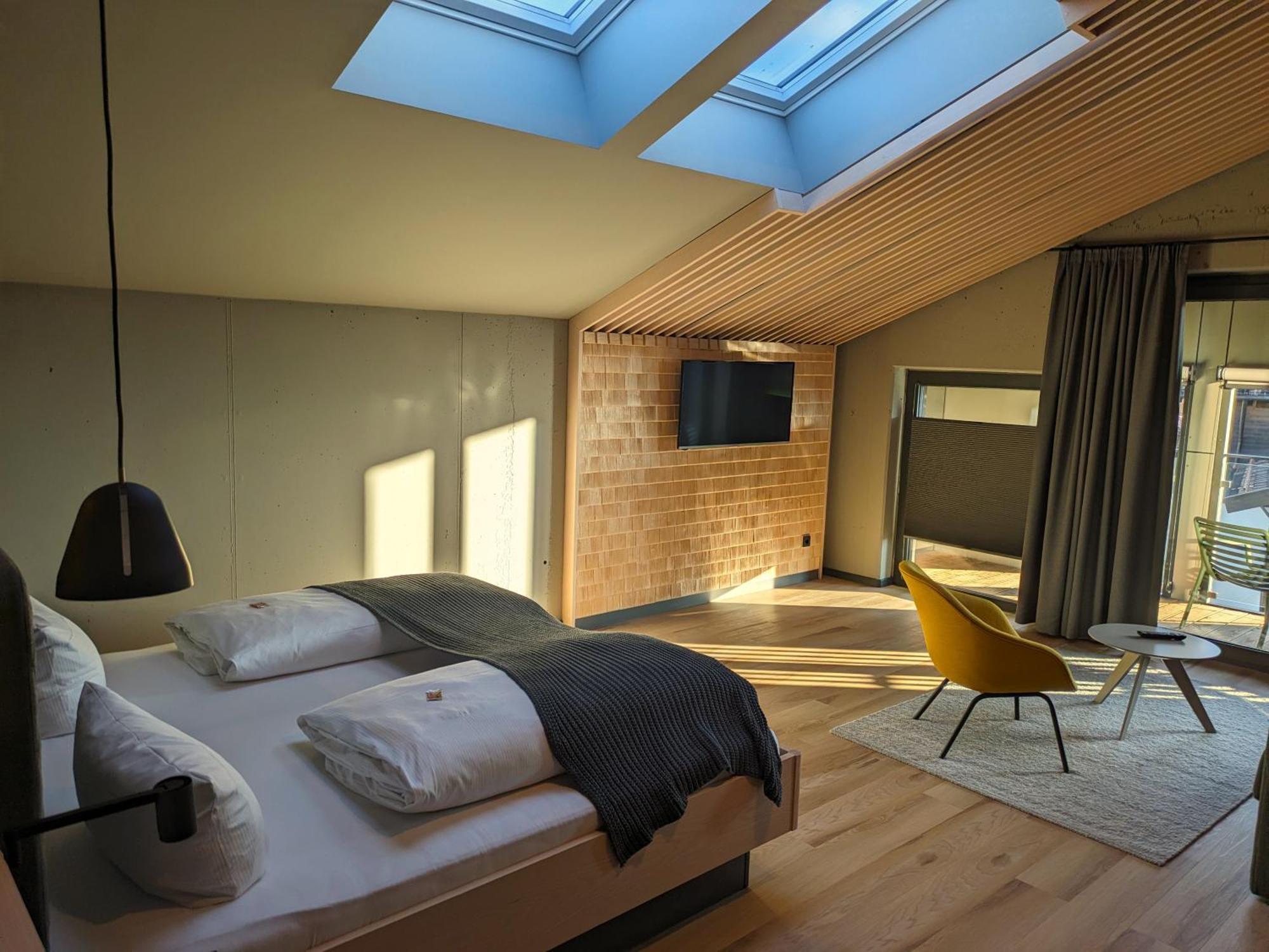 Hotel Zum Goldenen Hirsch ซอนโทเฟิน ภายนอก รูปภาพ