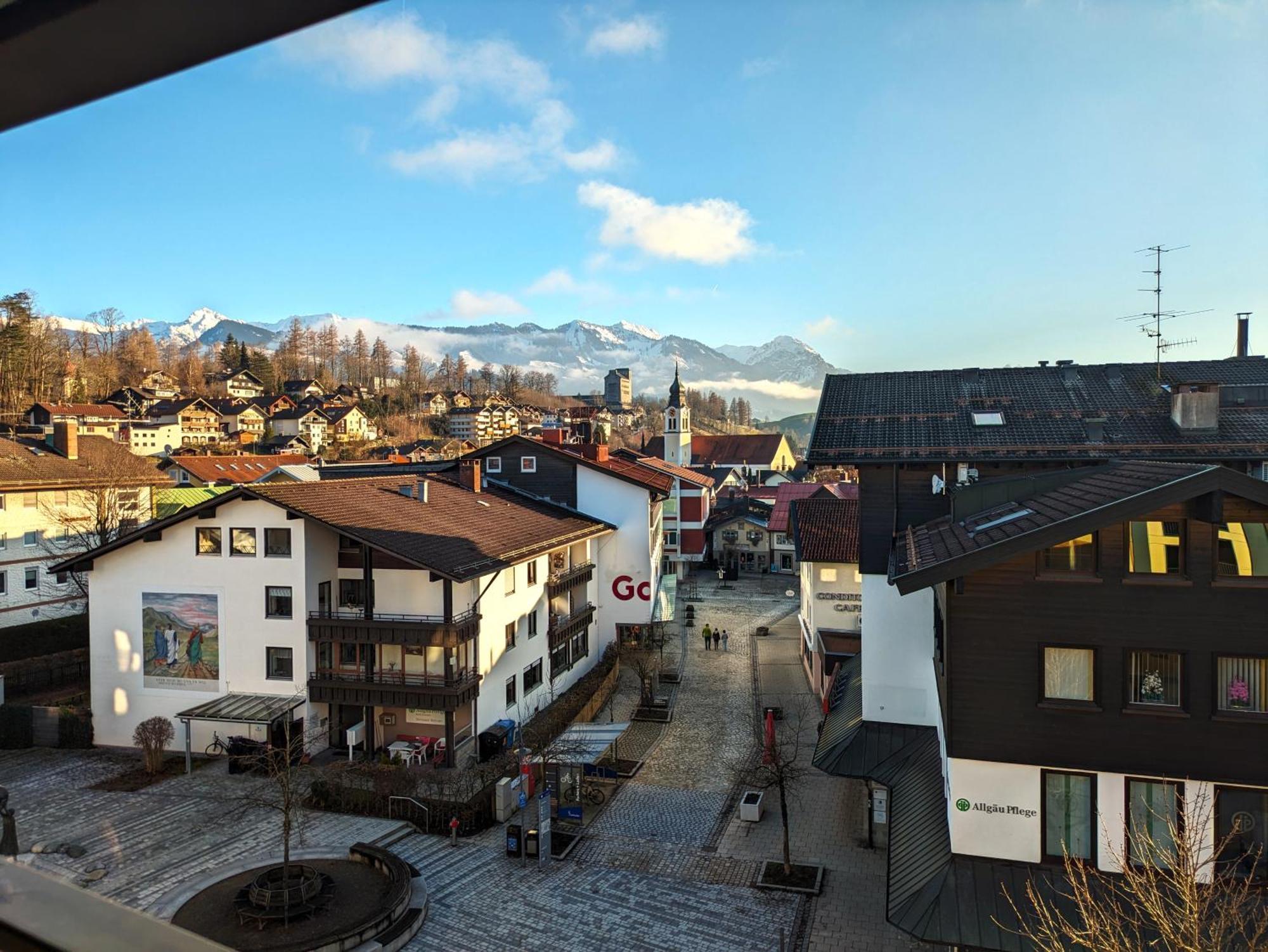 Hotel Zum Goldenen Hirsch ซอนโทเฟิน ภายนอก รูปภาพ