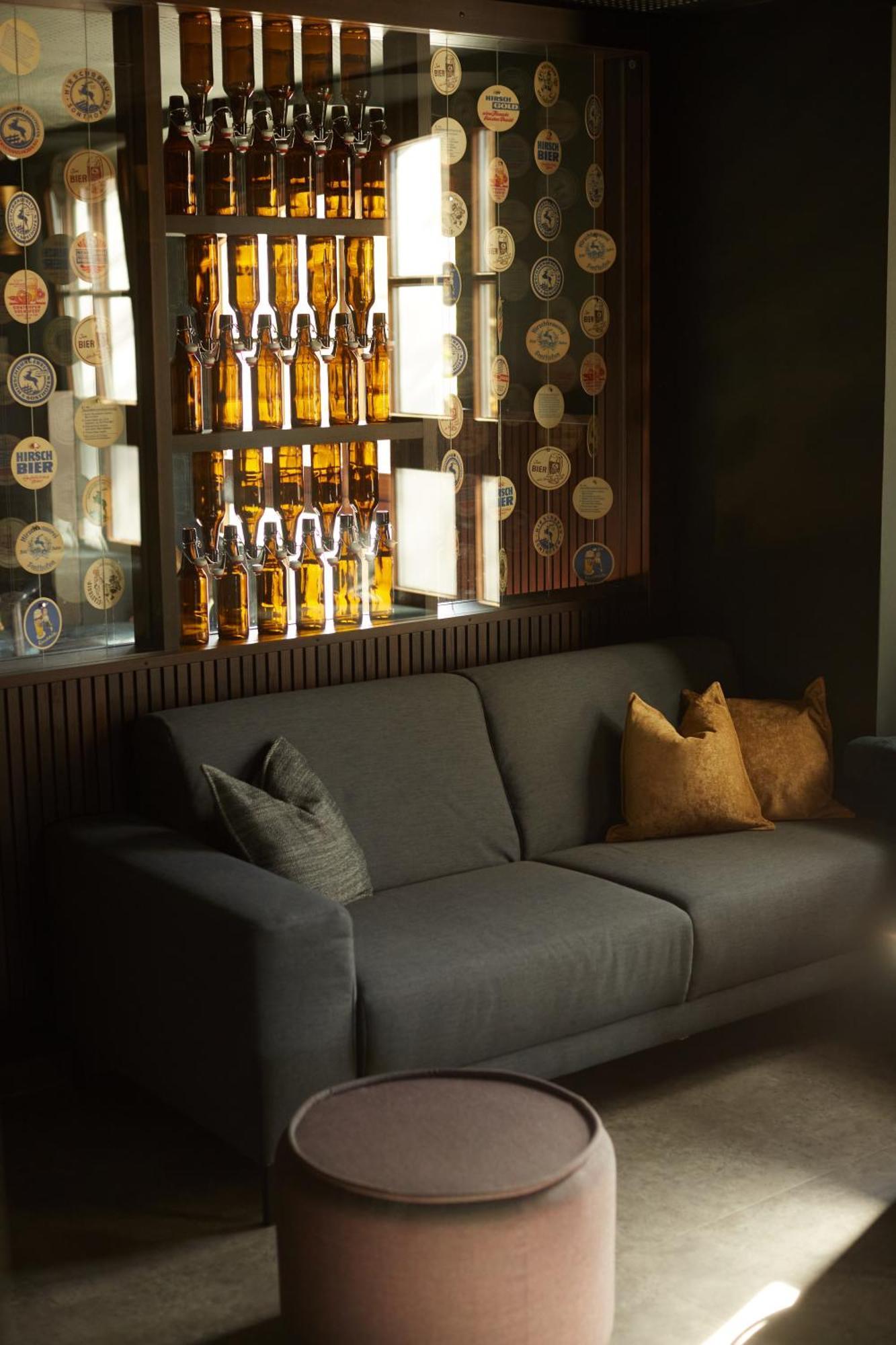 Hotel Zum Goldenen Hirsch ซอนโทเฟิน ภายนอก รูปภาพ