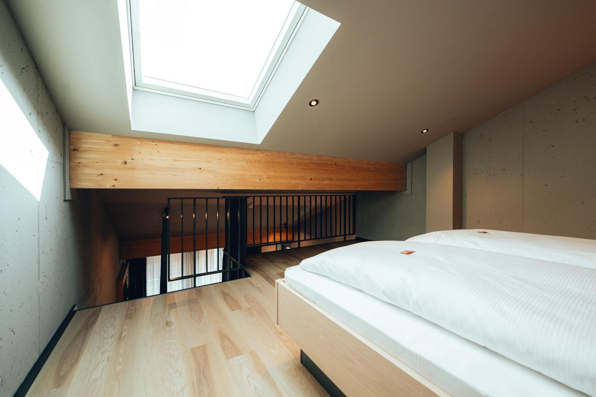Hotel Zum Goldenen Hirsch ซอนโทเฟิน ภายนอก รูปภาพ