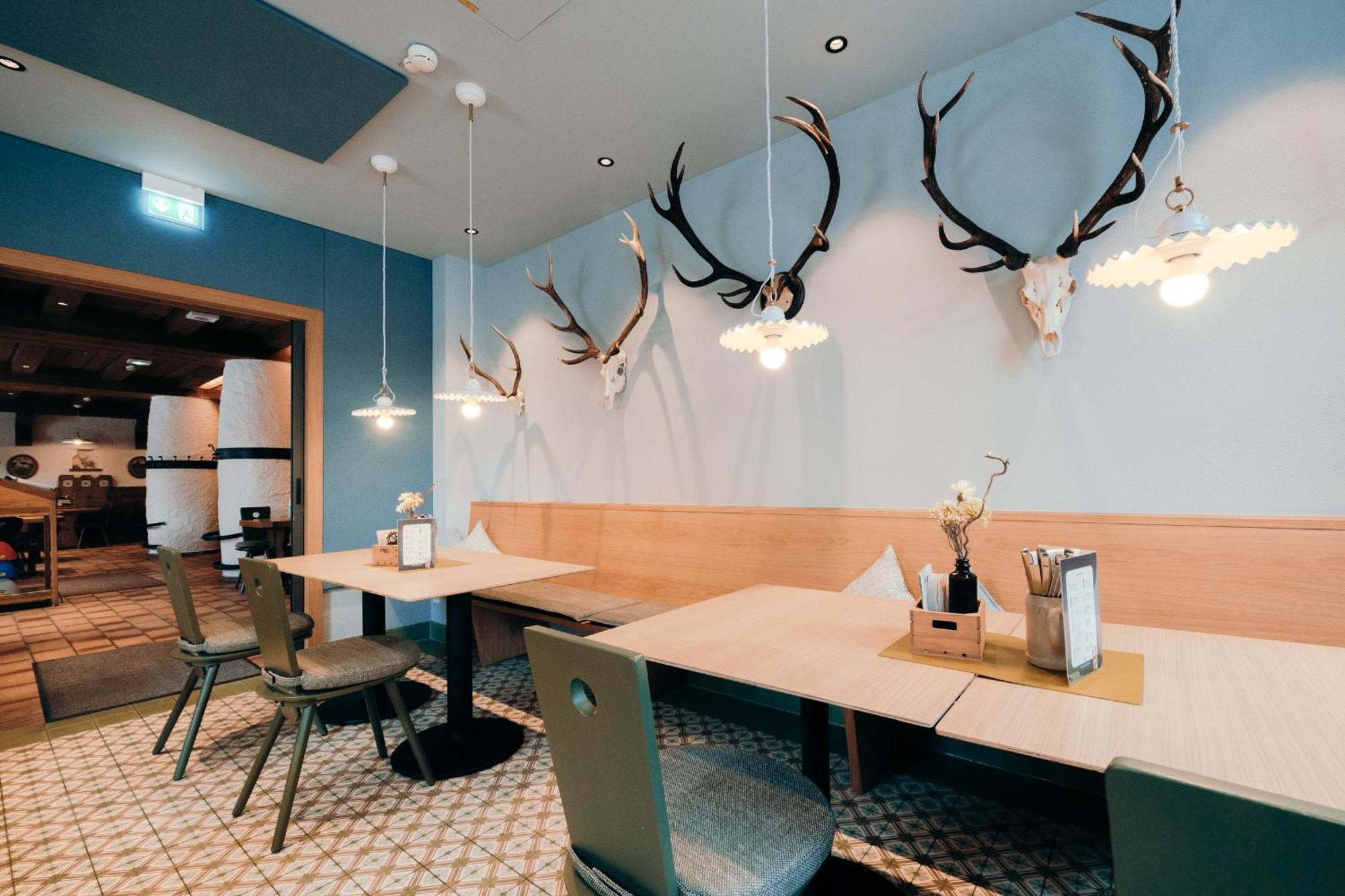 Hotel Zum Goldenen Hirsch ซอนโทเฟิน ภายนอก รูปภาพ