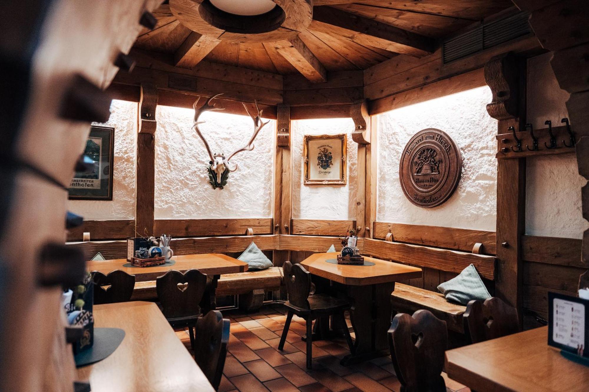 Hotel Zum Goldenen Hirsch ซอนโทเฟิน ภายนอก รูปภาพ